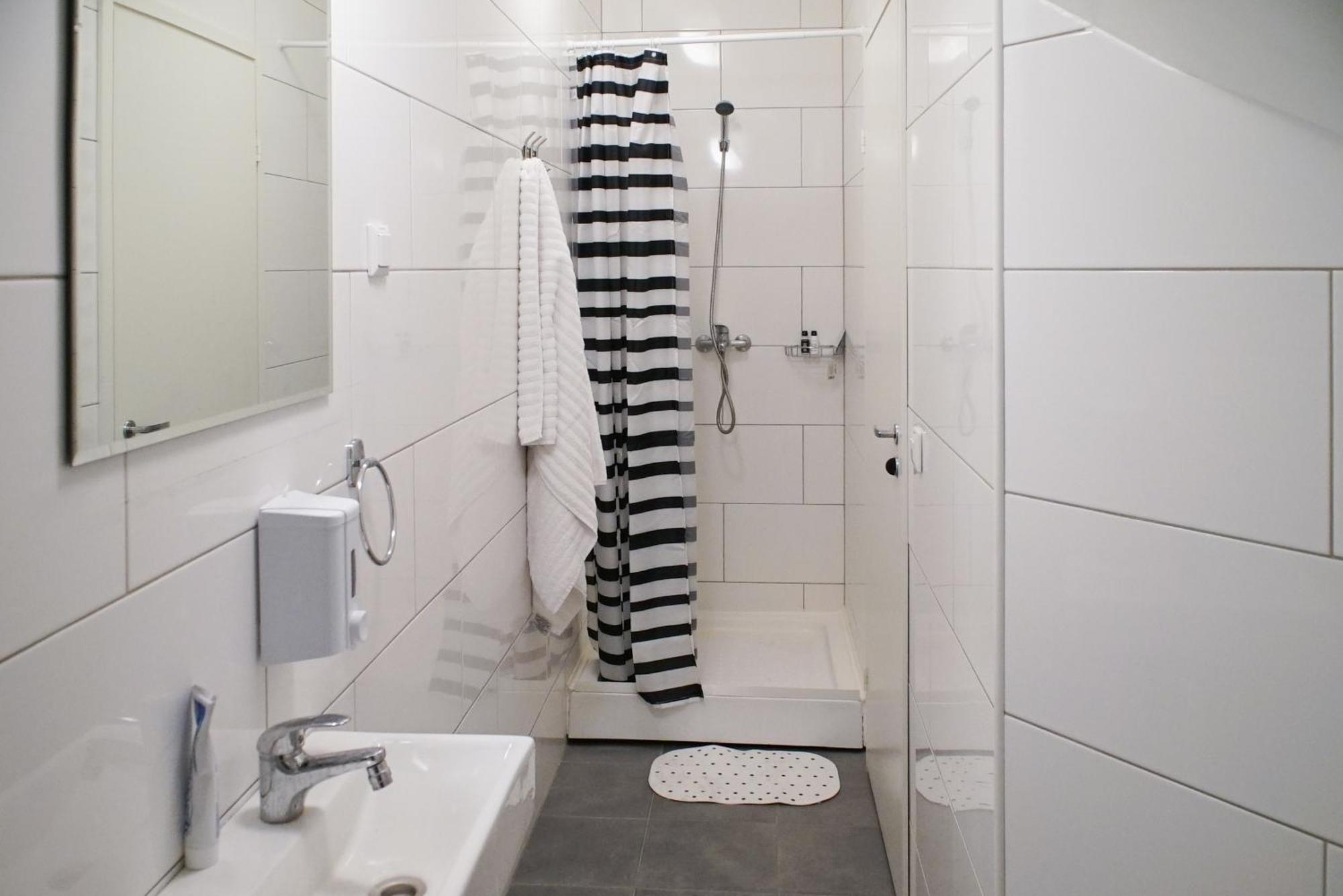 Oldtown Lux Hostel Tallinn Ngoại thất bức ảnh